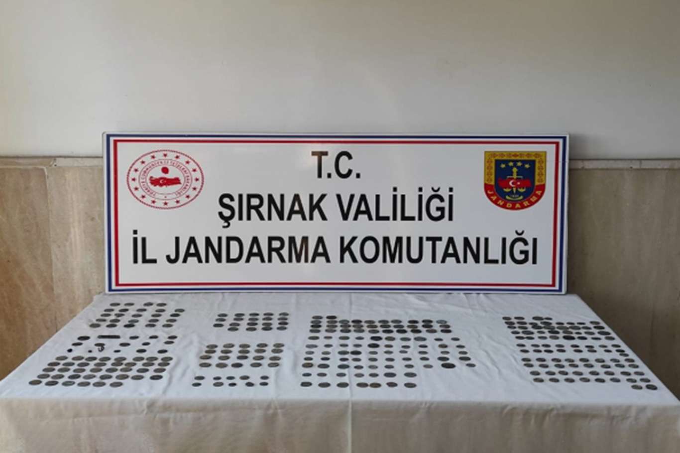 Şırnak'ta 503 adet tarihi eser ele geçirildi Şırnak'ta 503 adet tarihi eser ele geçirildi